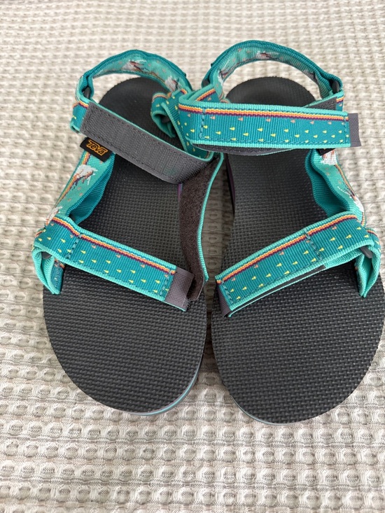 Teva Shoes - Teva women’s teal patterned sandals in size 7